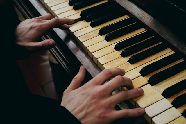 Piano Teacher Approaches That Help Students Stay Motivated