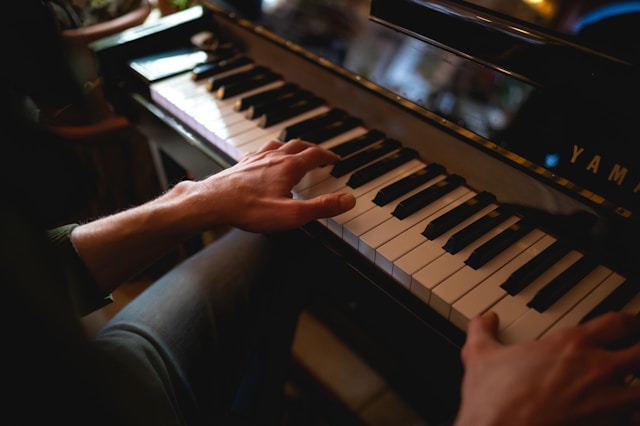 Piano Teacher Strategies for Helping Beginners Build Strong Foundations