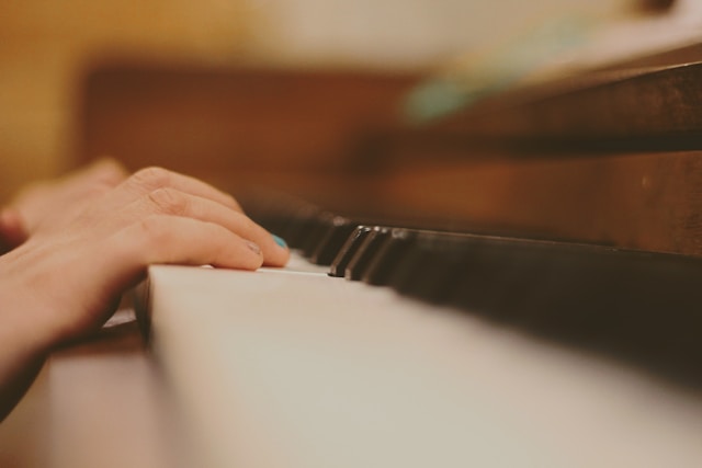 Piano Teacher for Returning Learners Getting Back Into Music After Years Away