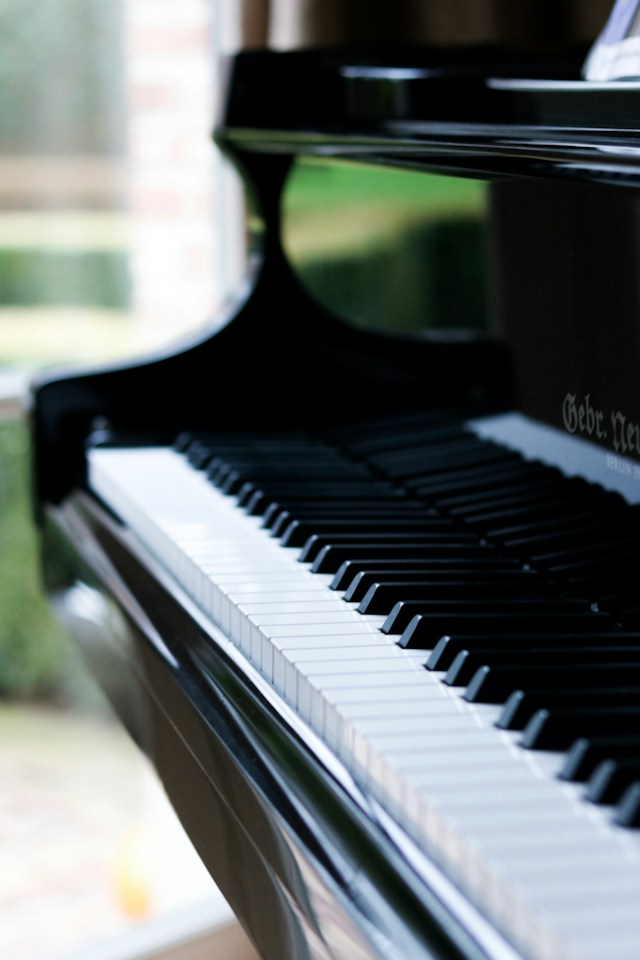 9 Piano Teacher Ideas for Students Who Want to Explore Music Beyond Playing From a Score